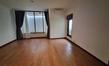 Disewakan Rumah Nyaman di Komplek di Cipete Selatan