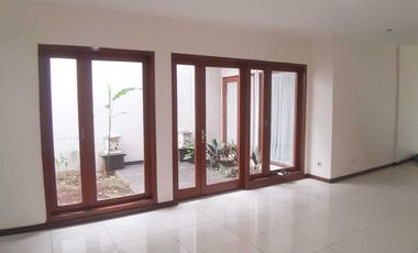 Disewakan Rumah Nyaman di Komplek di Cipete Selatan