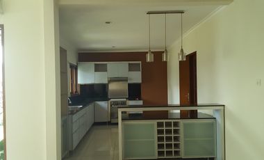 Disewakan Rumah Nyaman di Komplek di Cipete Selatan