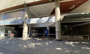 Estacionamiento en Arriendo en Coyancura / Lyon