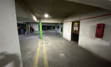 Estacionamiento en Arriendo en Coyancura / Lyon