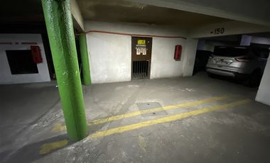 Estacionamiento en Arriendo en Coyancura / Lyon