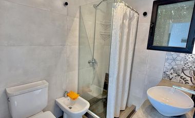 Dos casas en el bosque de Mar de Cobo