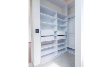 Venta de casa campestre en Rionegro con 4 alcobas y terraza