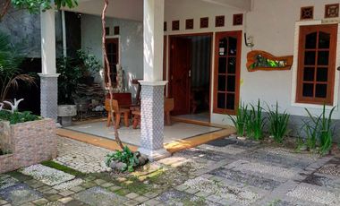 Rumah Hunian Second Nyaman Asri Kadipiro Solo