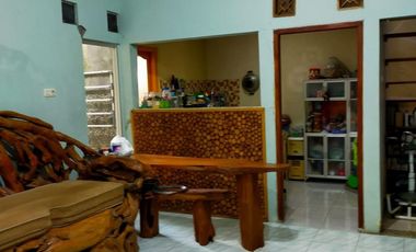 Rumah Hunian Second Nyaman Asri Kadipiro Solo