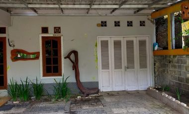 Rumah Hunian Second Nyaman Asri Kadipiro Solo