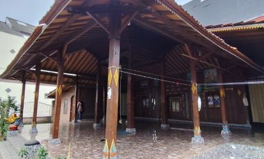 Rumah Joglo 400m² Strategis  Di Gajahan Colomadu