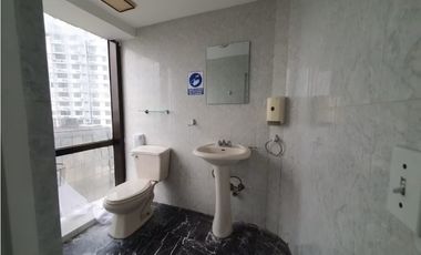 VENTA DE OFICINA EN AV BALBOA TORRE BAC