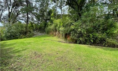 CASA EN VENTA, CON GRAN TERRENO