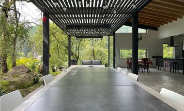 CASA EN VENTA, CON GRAN TERRENO