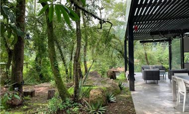 CASA EN VENTA, CON GRAN TERRENO