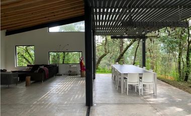 CASA EN VENTA, CON GRAN TERRENO