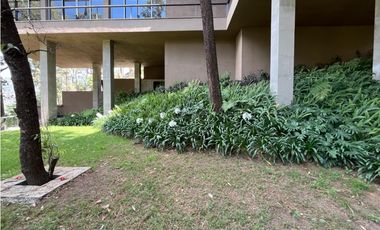 CASA EN VENTA, AVANDARO, LAGO Y BOSQUE