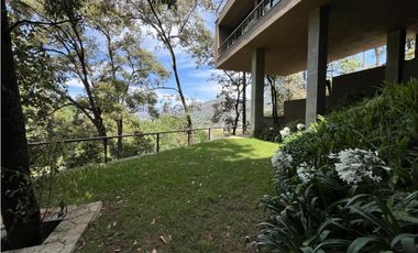 CASA EN VENTA, AVANDARO, LAGO Y BOSQUE