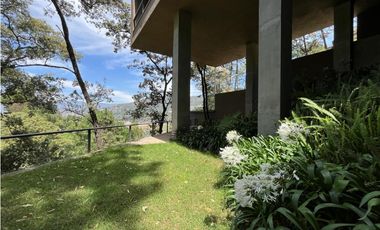 CASA EN VENTA, AVANDARO, LAGO Y BOSQUE