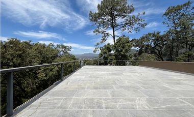 CASA EN VENTA, AVANDARO, LAGO Y BOSQUE