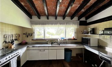 CASA EN VENTA CON GRAN JARDIN