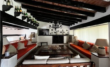 CASA EN VENTA CON GRAN JARDIN