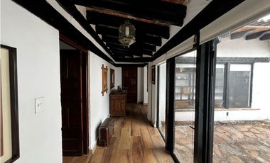 CASA EN VENTA CON GRAN JARDIN