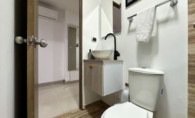 Se Alquila Aparta Estudio En Granada, En Segundo Piso Con Ascensor Para Renta Vacacional O De Larga Estancia