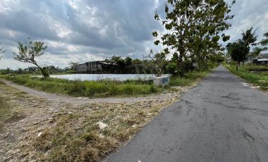 Tanah SHM Pekarangan Lingkungan Villa, 500 meter Jl. Kaliurang Km 12