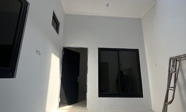 Rumah Baru selangkah dari Raya A. Yani Surabaya Kertomenanggal Gayungan