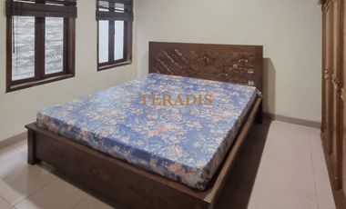 DISEWAKAN RUMAH DI KAWASAN PONDOK INDAH