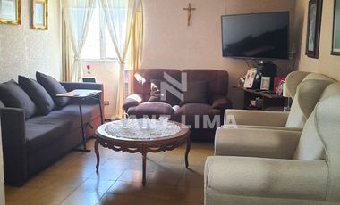 Infonavit La Margarita: Agradable Casa Duplex, amplia y en buenas condiciones.