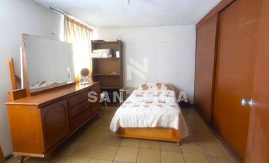 Infonavit La Margarita: Agradable Casa Duplex, amplia y en buenas condiciones.