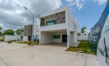 CASA DE 3 RECÁMARAS EN VENTA.PLAYA DEL CARMEN. ENTREGA INMEDIATA