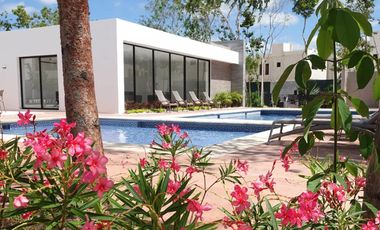 CASA DE 3 RECÁMARAS EN VENTA.PLAYA DEL CARMEN. ENTREGA INMEDIATA
