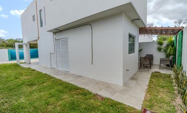 CASA DE 3 RECÁMARAS EN VENTA.PLAYA DEL CARMEN. ENTREGA INMEDIATA