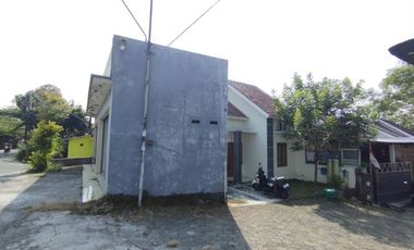 Rumah Plus Ruko Posisi Perumahan Paling Depan Hadap Jalan Utama