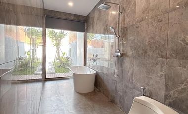 Villa Mewah Baru 3 Lantai View Laut di Nusa Dua Bali