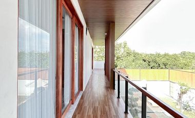 Villa Mewah Baru 3 Lantai View Laut di Nusa Dua Bali