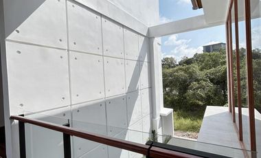 Villa Mewah Baru 3 Lantai View Laut di Nusa Dua Bali