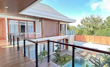 Villa Mewah Baru 3 Lantai View Laut di Nusa Dua Bali