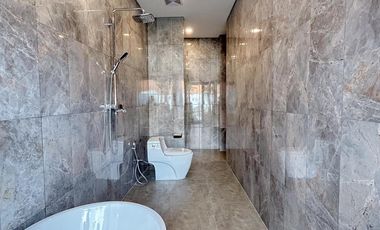 Villa Mewah Baru 3 Lantai View Laut di Nusa Dua Bali