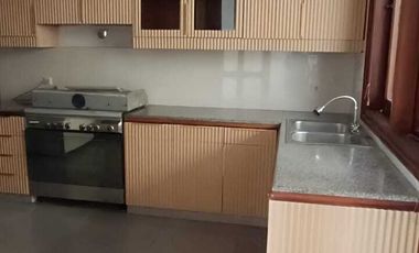 Disewakan Rumah Besar Siap Huni di Kemang Jakarta Selatan