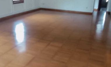 Disewakan Rumah Besar Siap Huni di Kemang Jakarta Selatan