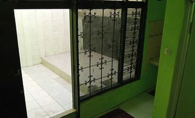 Sewa Rumah Bulanan 2 kamar, 1 Ruang Tamu, 1 Dapur, Parkir Motor Mobil