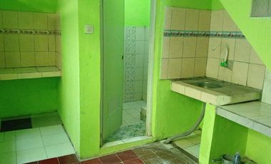Sewa Rumah Bulanan 2 kamar, 1 Ruang Tamu, 1 Dapur, Parkir Motor Mobil