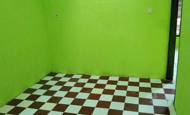 Sewa Rumah Bulanan 2 kamar, 1 Ruang Tamu, 1 Dapur, Parkir Motor Mobil