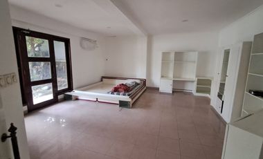 Disewakan Rumah Hook Terenovasi di Pluit Timur Residence Jakarta Utara