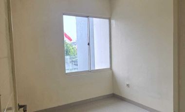 Disewakan Rumah Golf Lake Siap Huni Murah di Cengkareng Jakarta Barat