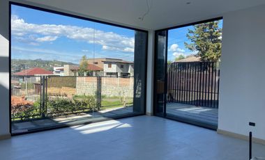 CASA DE LUJO CON PISCINA, CHALLUABAMBA