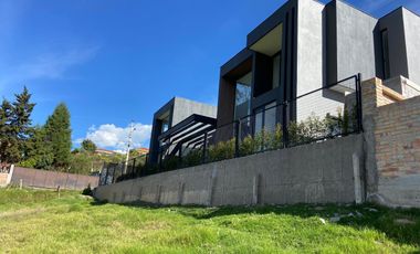 CASA DE LUJO CON PISCINA, CHALLUABAMBA