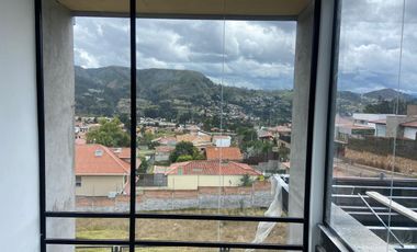 CASA DE LUJO CON PISCINA, CHALLUABAMBA