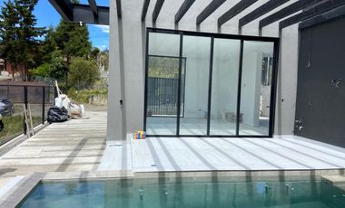 CASA DE LUJO CON PISCINA, CHALLUABAMBA